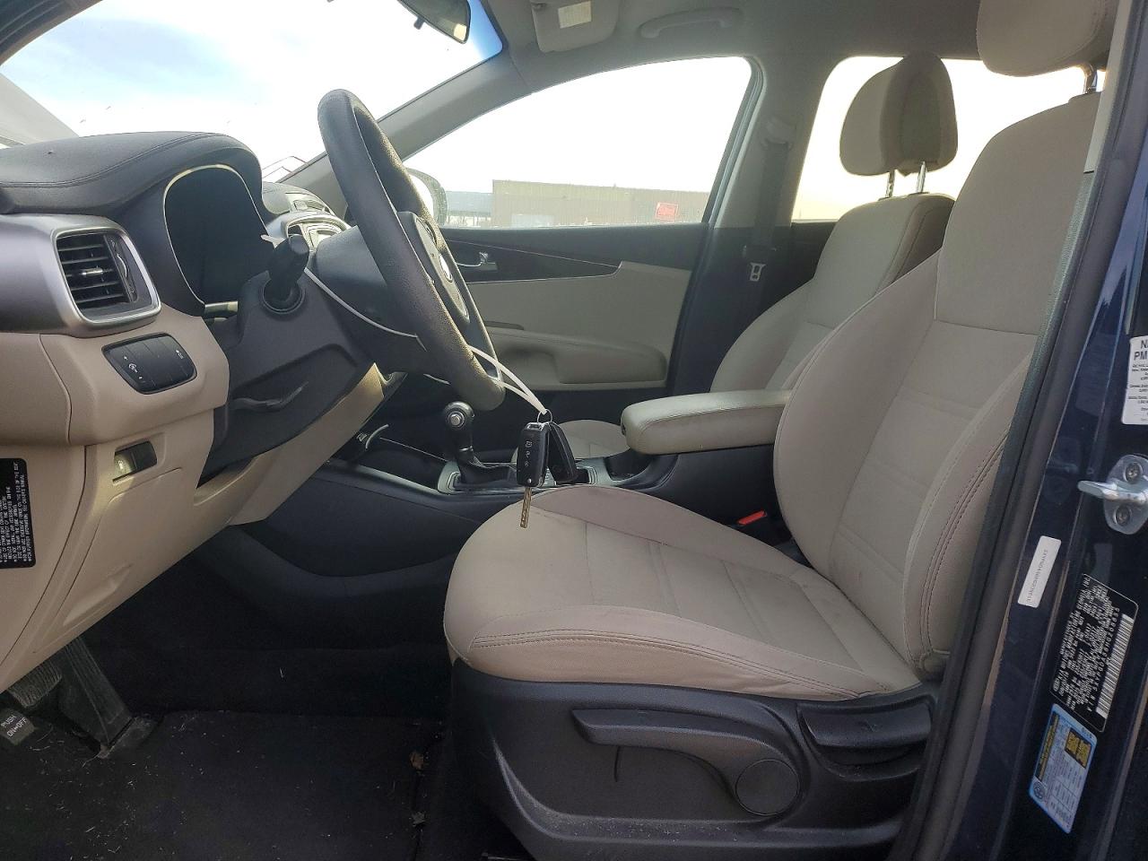2017 KIA SORENTO LX photo 7