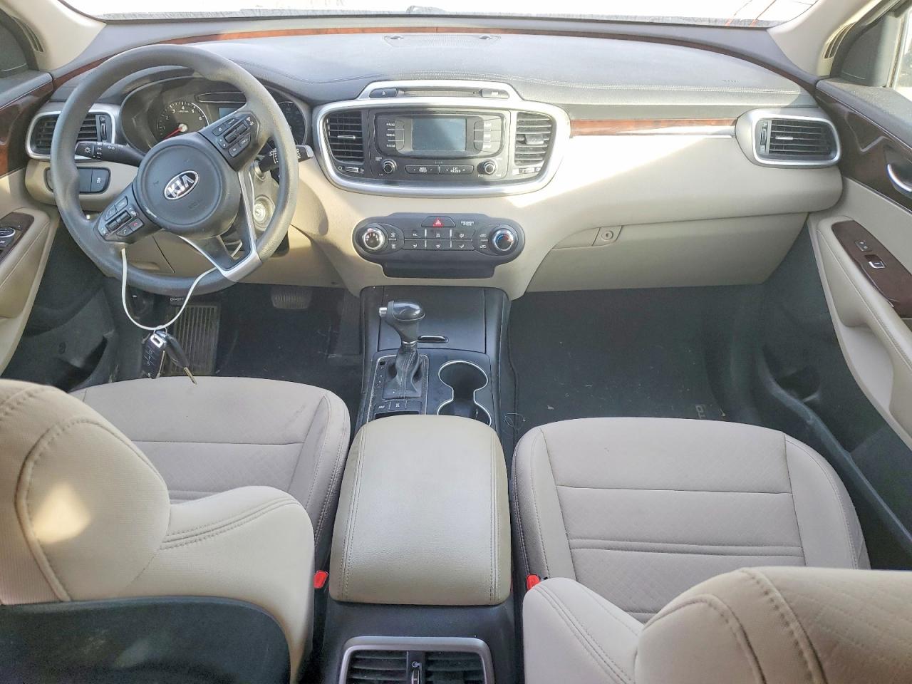 2017 KIA SORENTO LX photo 8