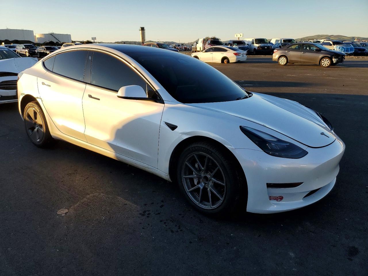 2023 TESLA MODEL 3 photo 4