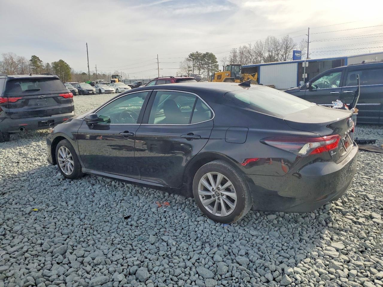 2023 TOYOTA CAMRY LE photo 3