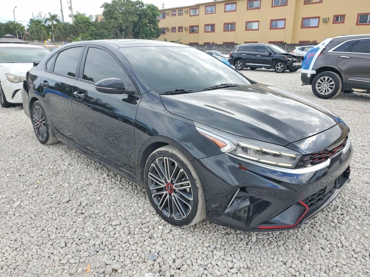 2024 KIA FORTE GT photo 4