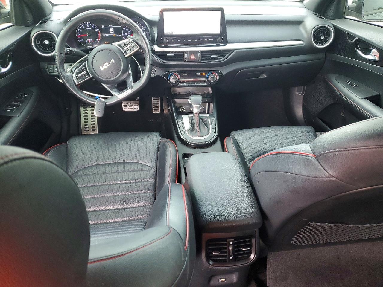 2024 KIA FORTE GT photo 8