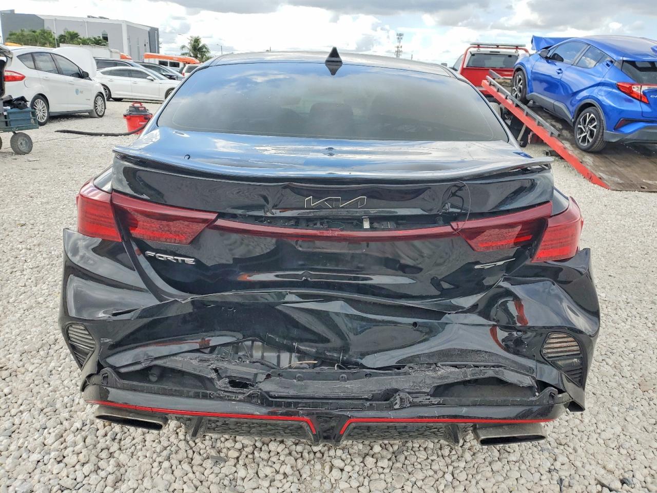2024 KIA FORTE GT photo 6