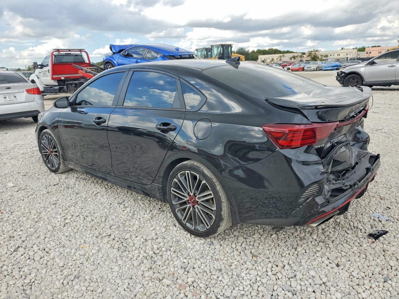 2024 KIA FORTE GT photo 2