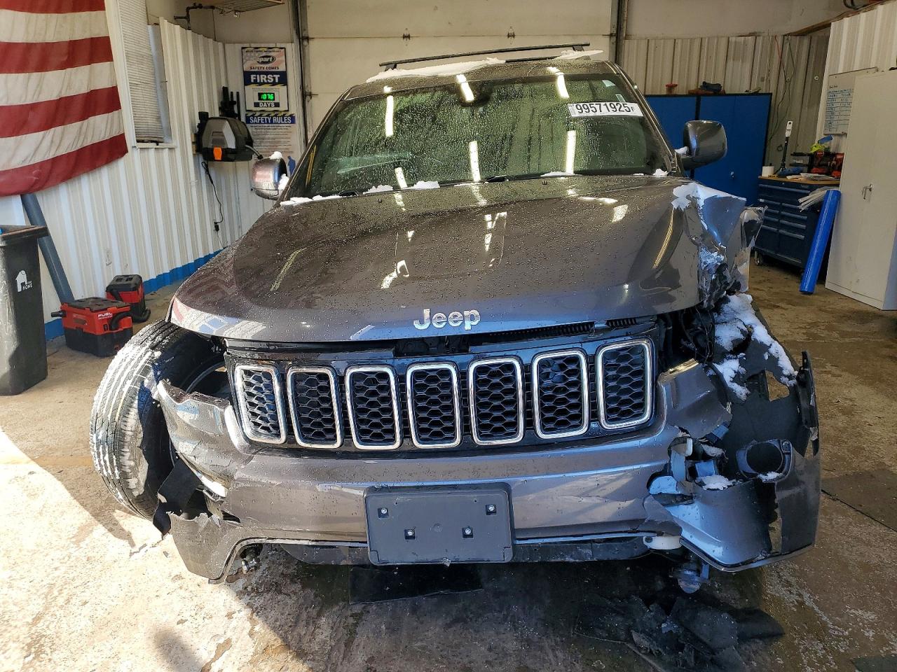 2018 JEEP GRAND CHEROKEE LAREDO photo 5