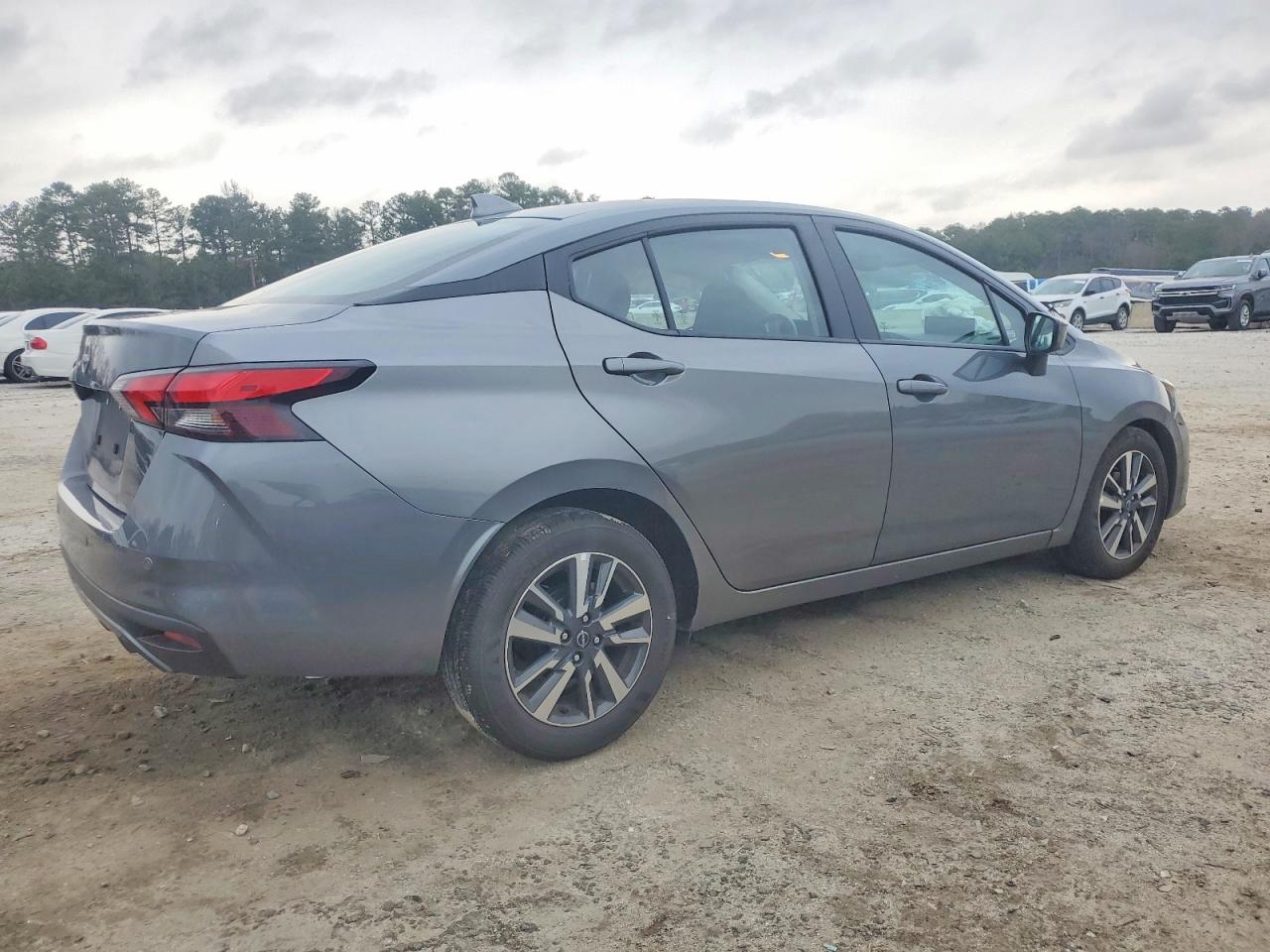 2025 NISSAN VERSA SV photo 3