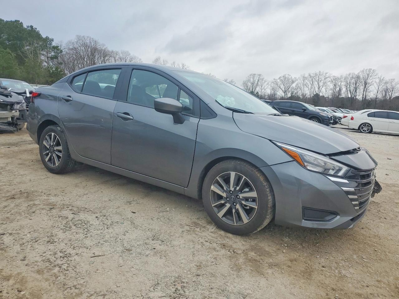 2025 NISSAN VERSA SV photo 4