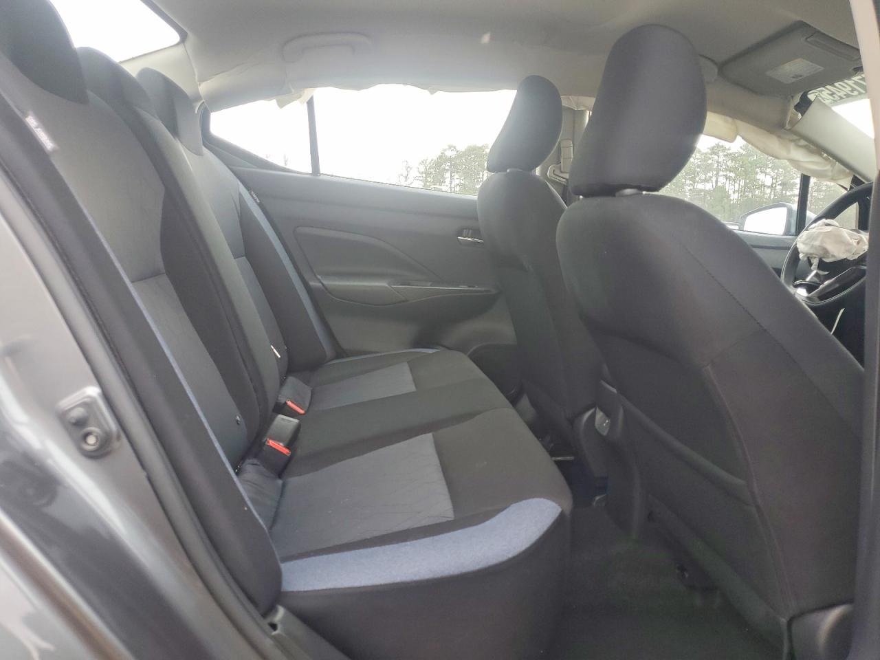 2025 NISSAN VERSA SV photo 10
