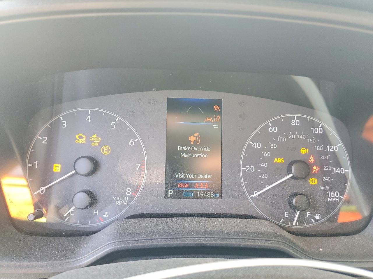 2025 TOYOTA COROLLA LE photo 9