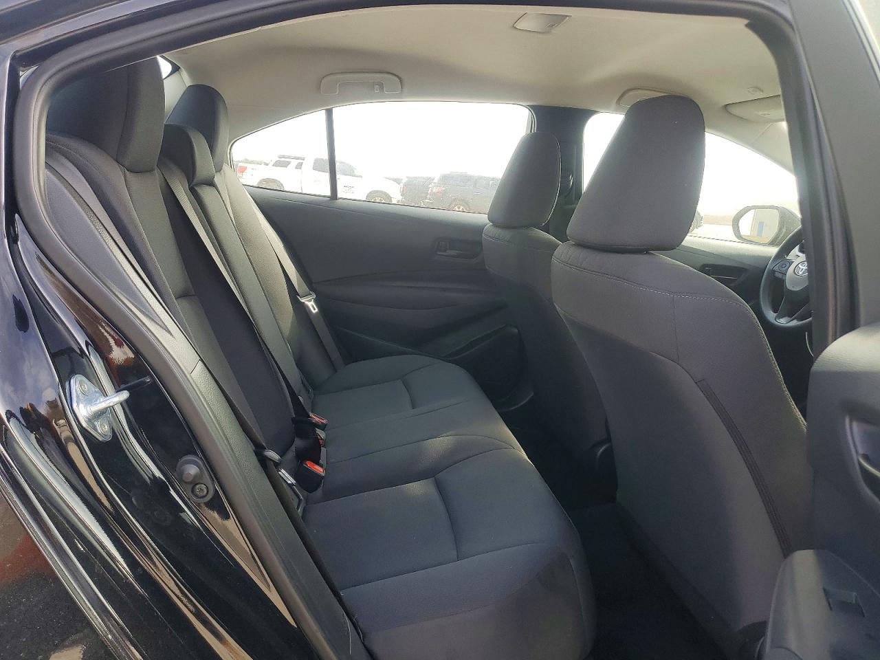 2025 TOYOTA COROLLA LE photo 10