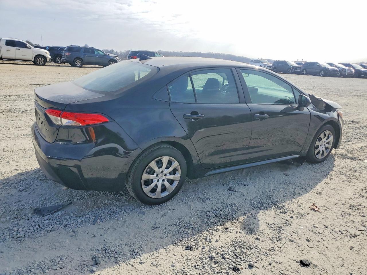 2025 TOYOTA COROLLA LE photo 3