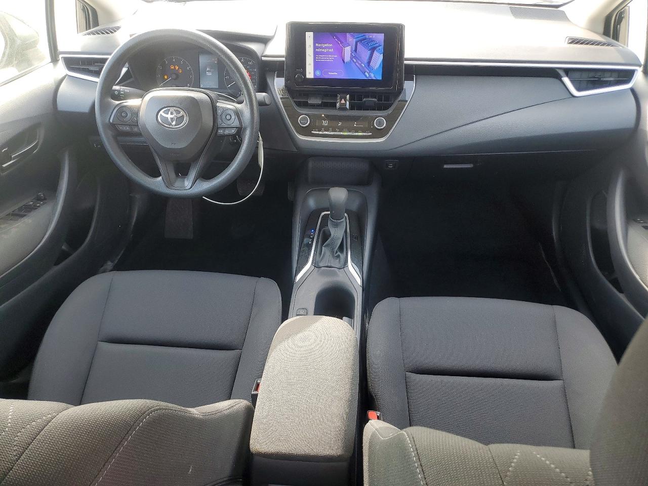 2025 TOYOTA COROLLA LE photo 8