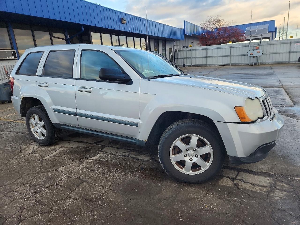 2008 JEEP GRAND CHEROKEE LAREDO photo 4
