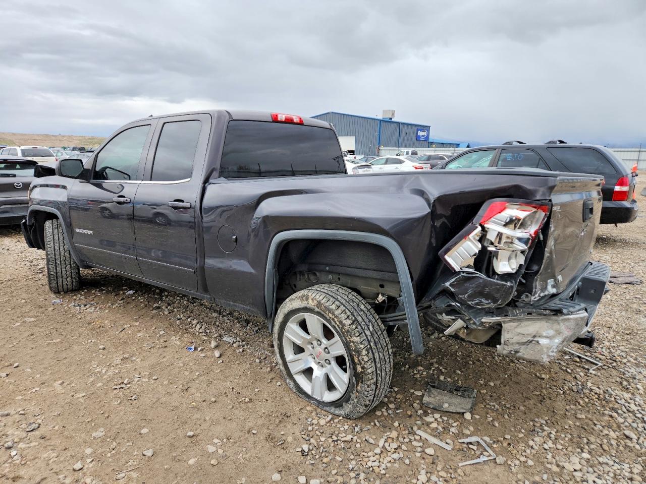 2015 GMC SIERRA C1500 SLE photo 2