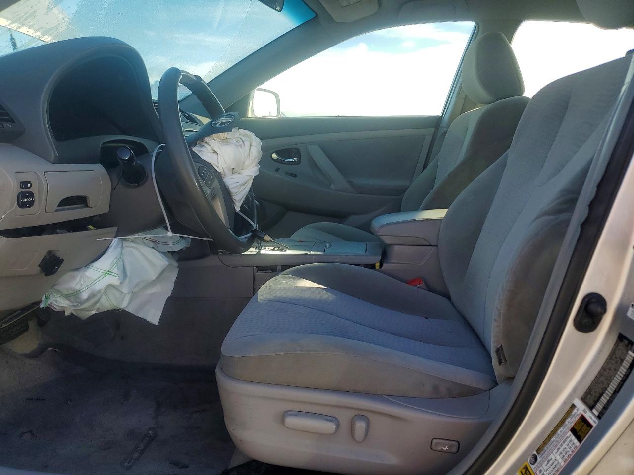 2011 TOYOTA CAMRY BASE photo 7