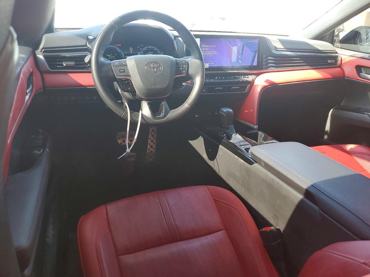 2025 TOYOTA CAMRY XSE photo 8