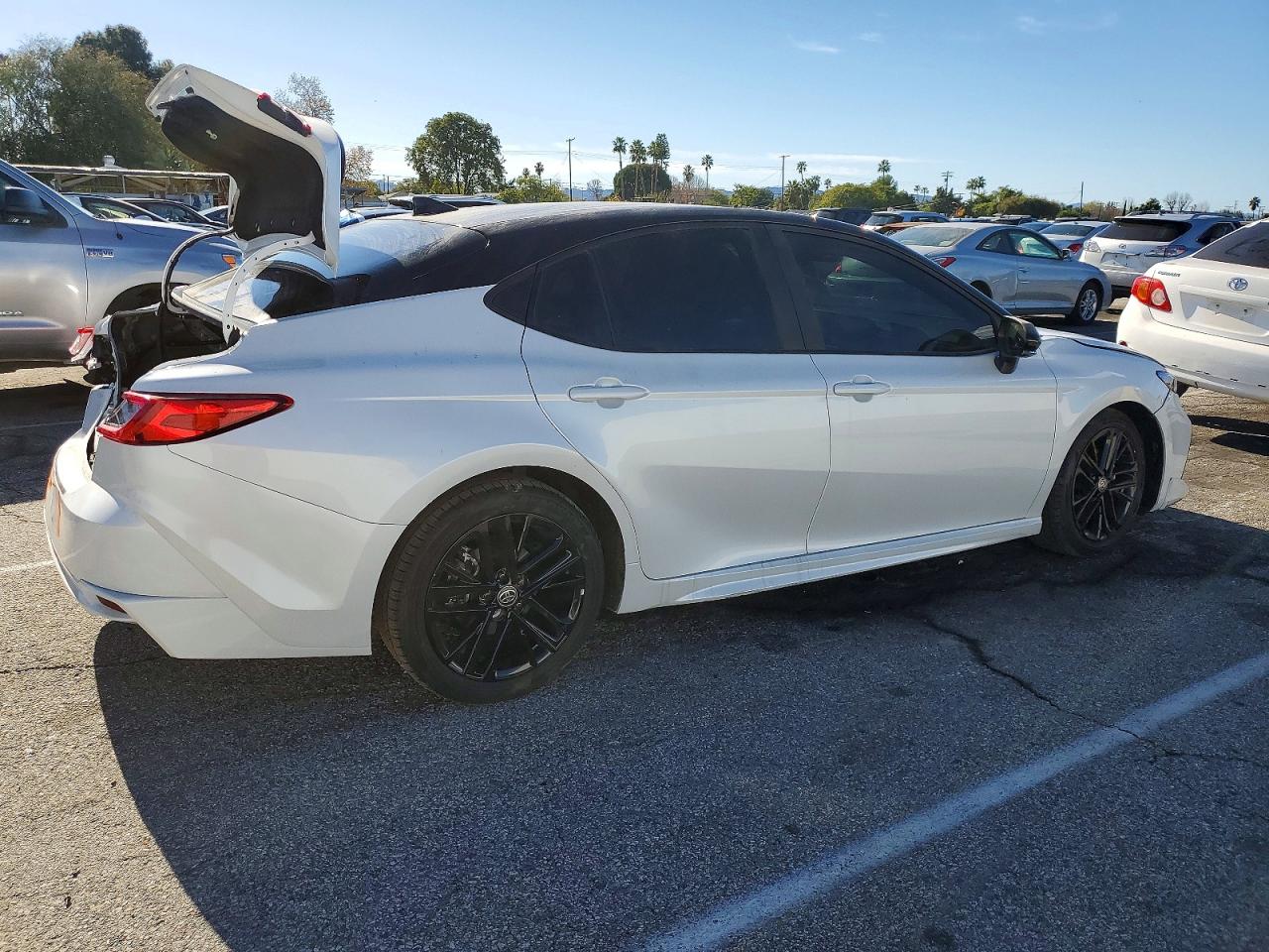 2025 TOYOTA CAMRY XSE photo 3