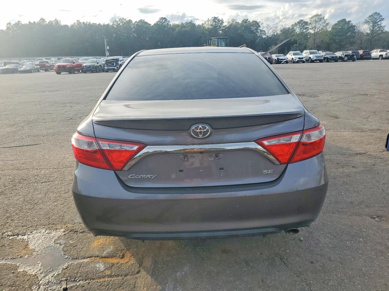 2015 TOYOTA CAMRY LE photo 6