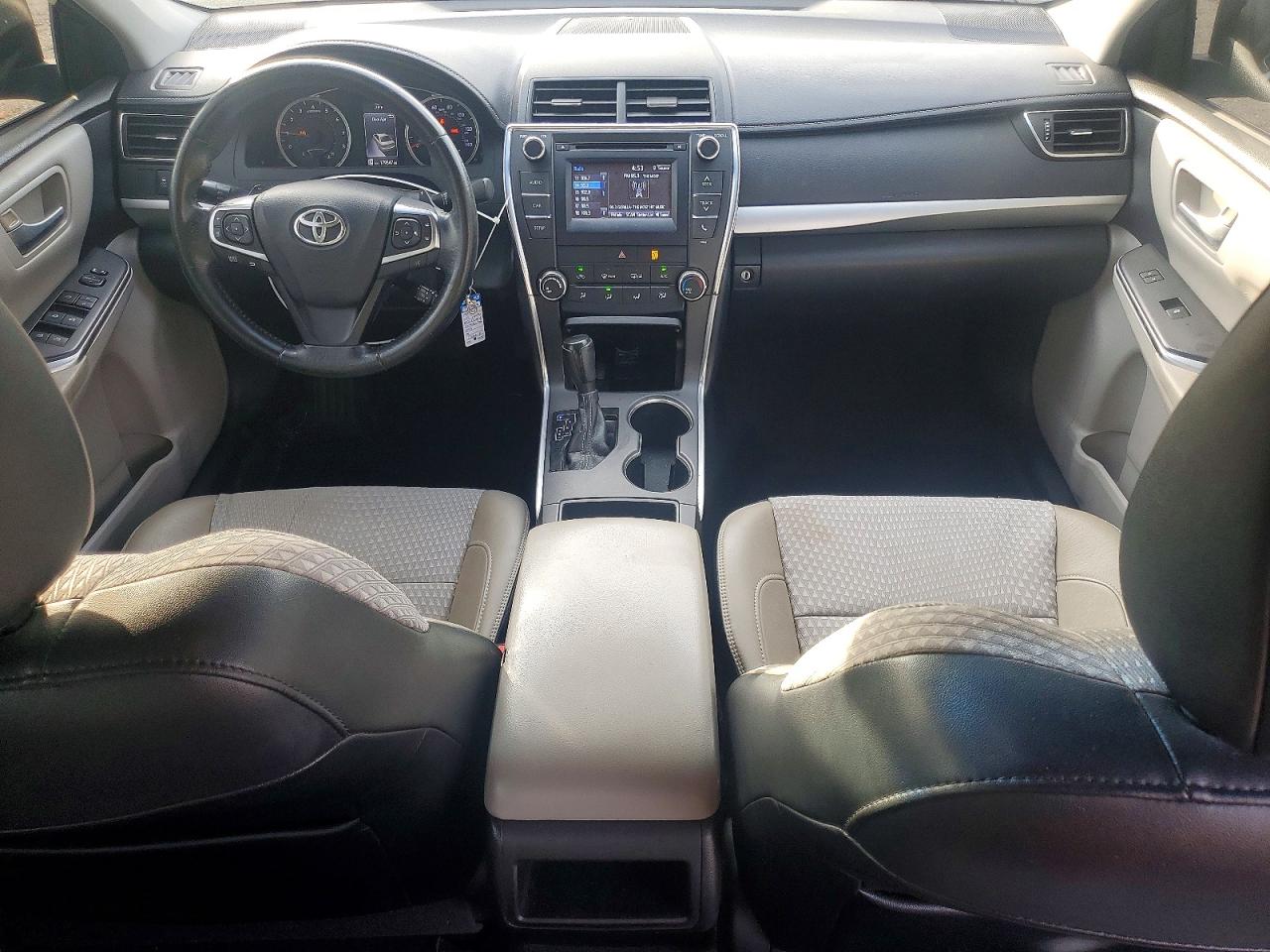 2015 TOYOTA CAMRY LE photo 8