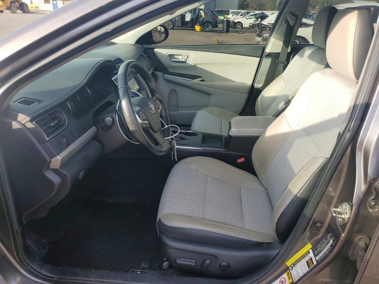 2015 TOYOTA CAMRY LE photo 7