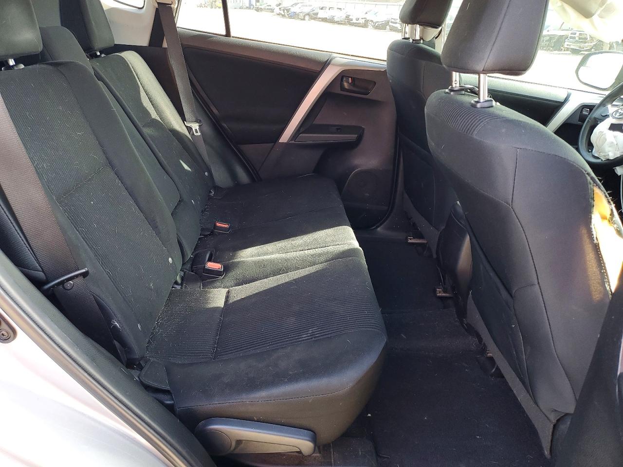 2016 TOYOTA RAV4 LE photo 10