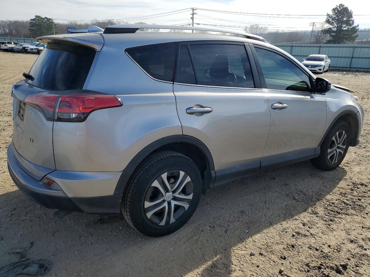 2016 TOYOTA RAV4 LE photo 3