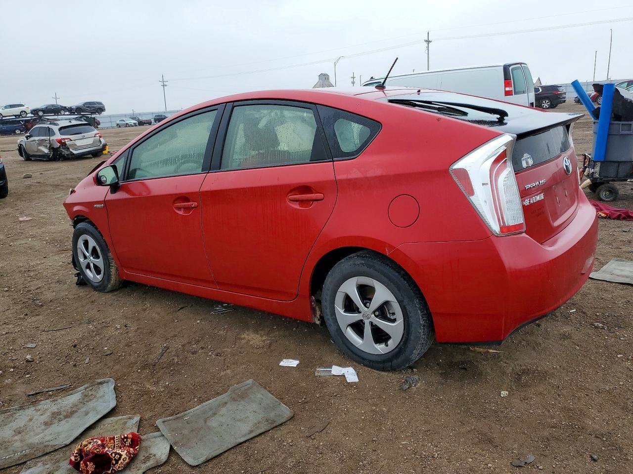 2013 TOYOTA PRIUS photo 2