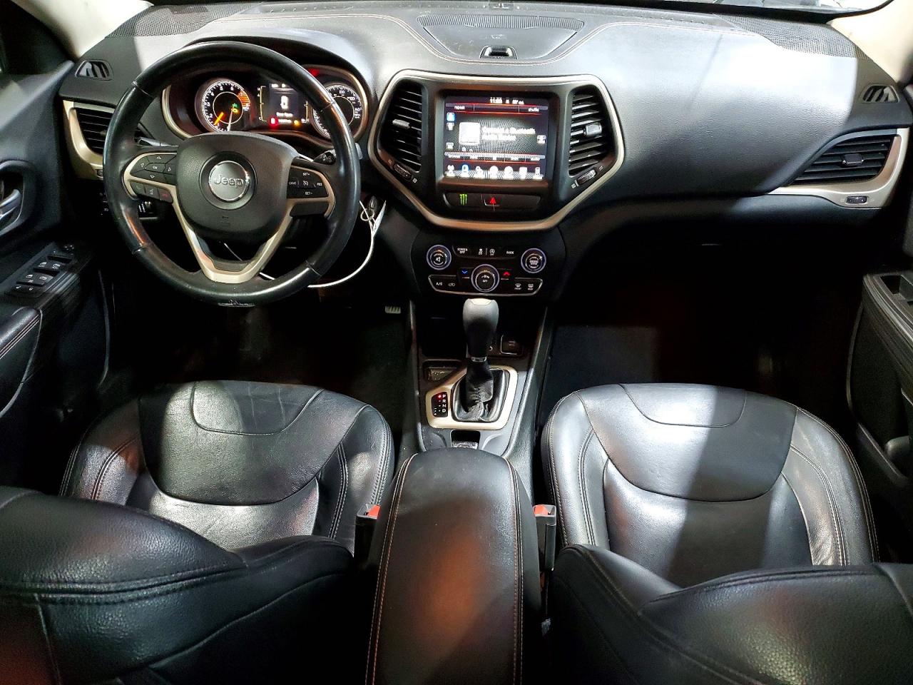 2016 JEEP CHEROKEE LATITUDE photo 8