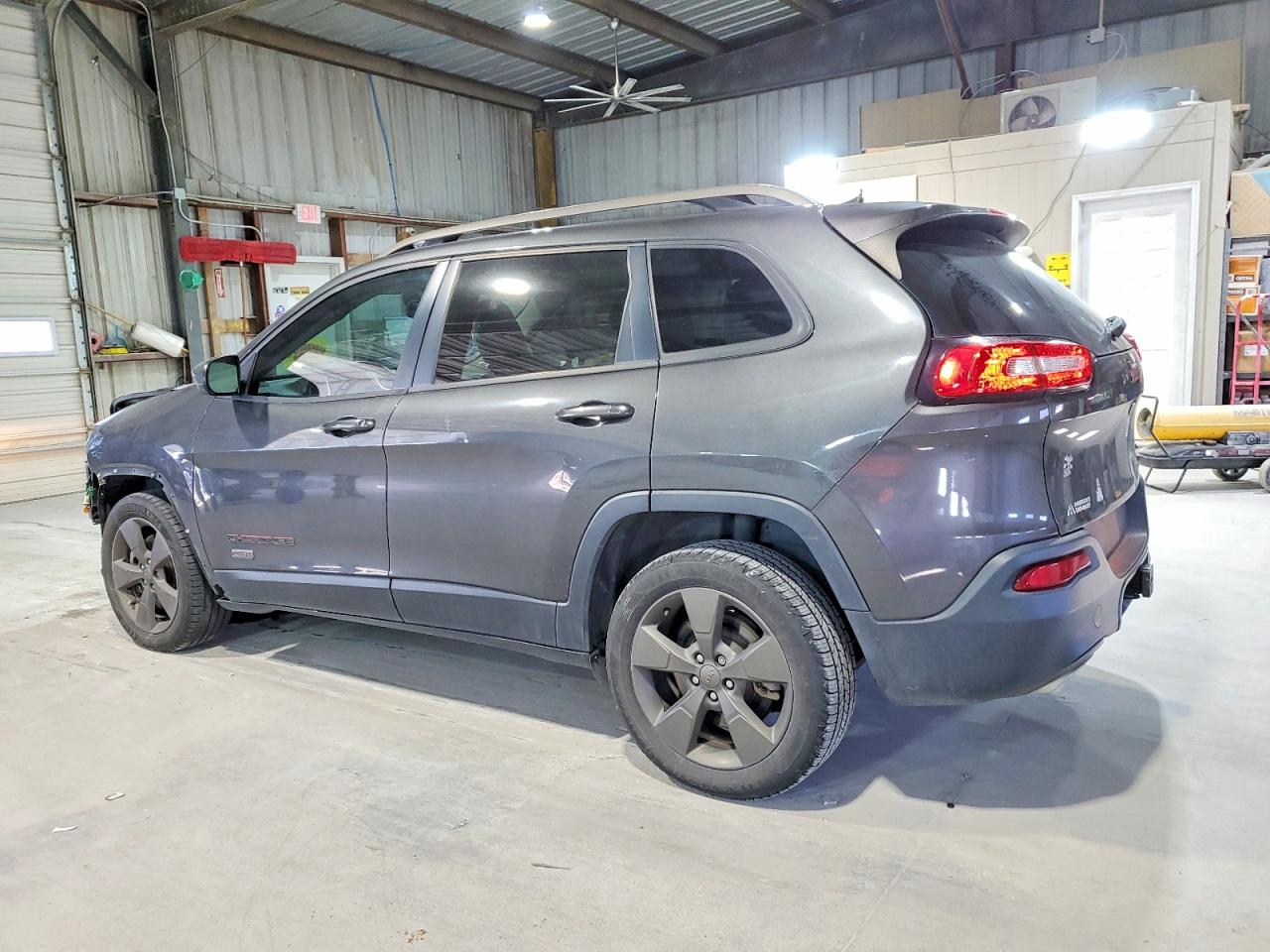 2016 JEEP CHEROKEE LATITUDE photo 2