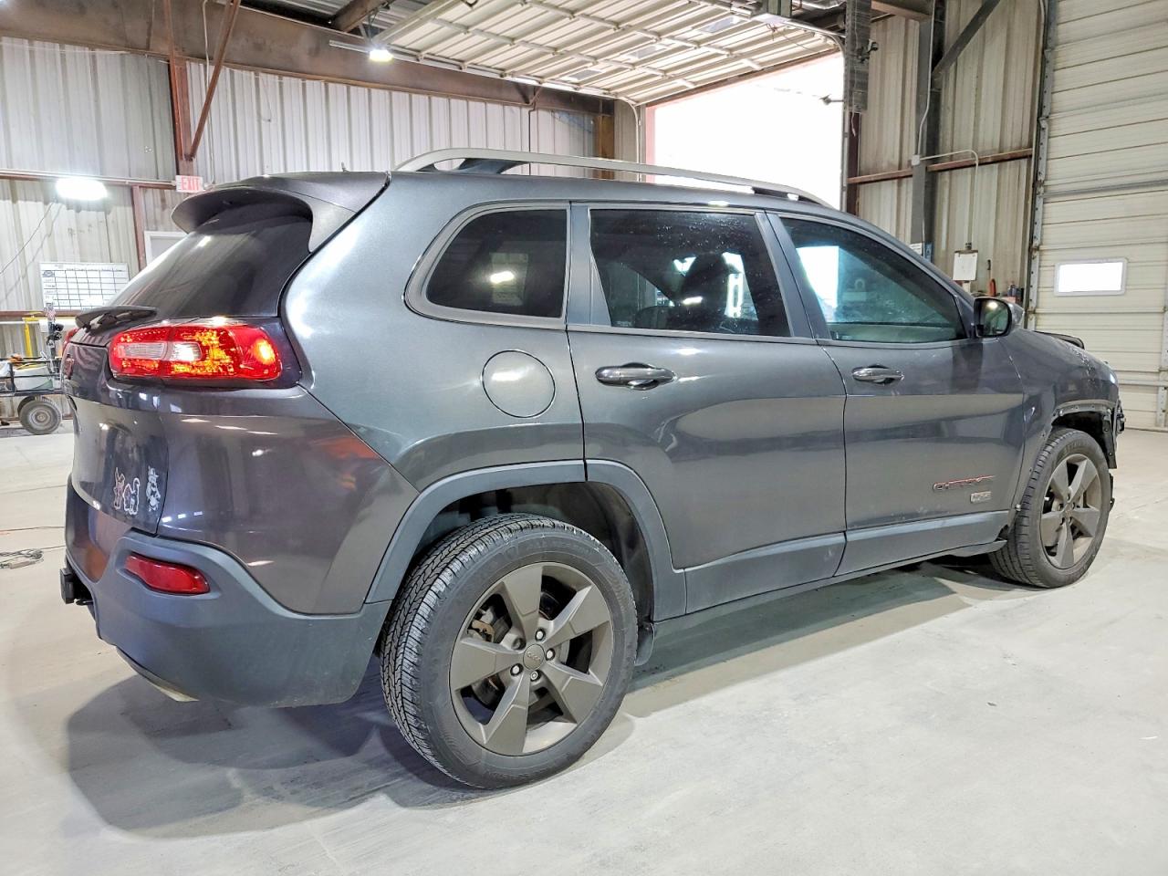 2016 JEEP CHEROKEE LATITUDE photo 3