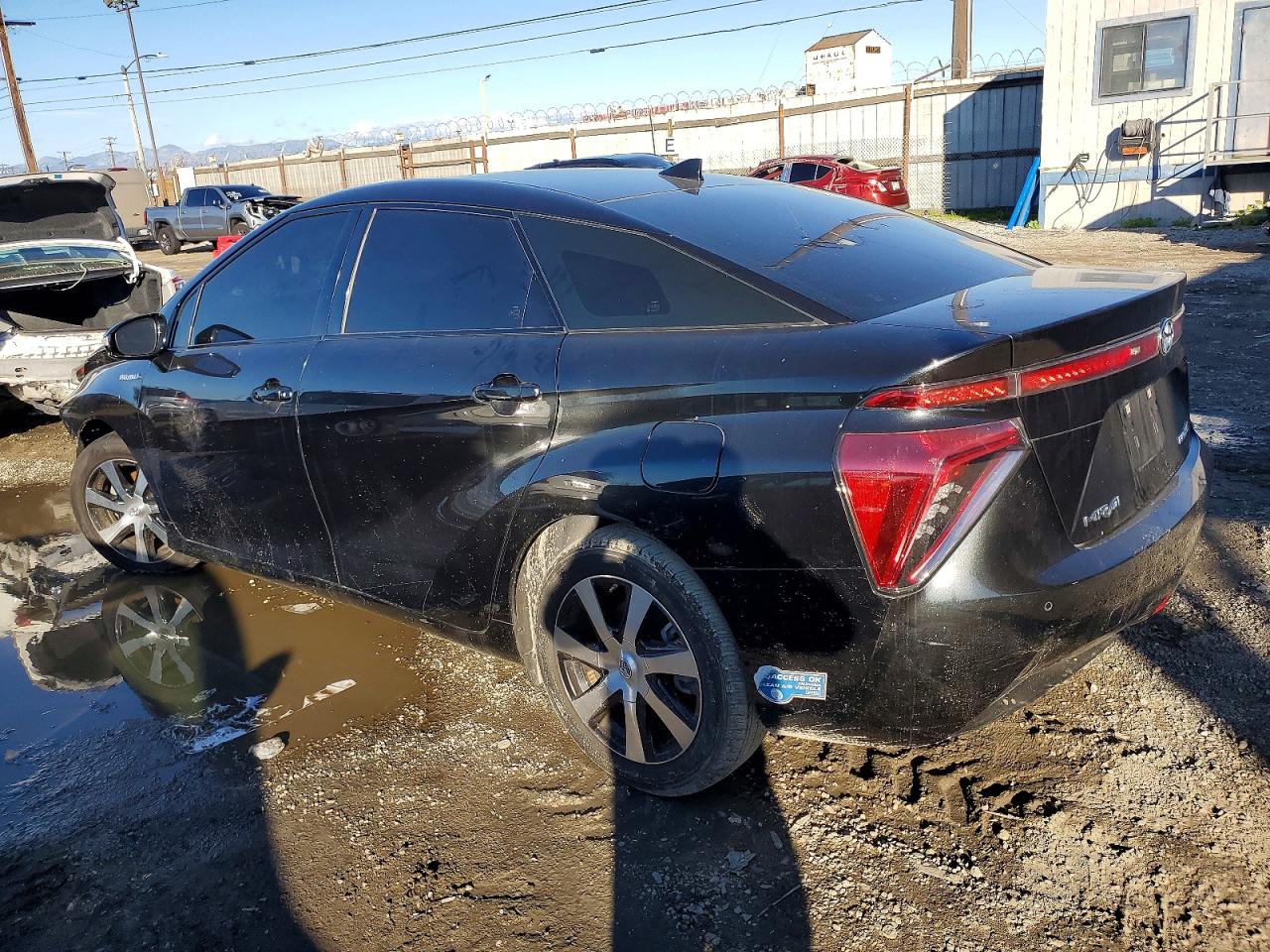 2020 TOYOTA MIRAI photo 2