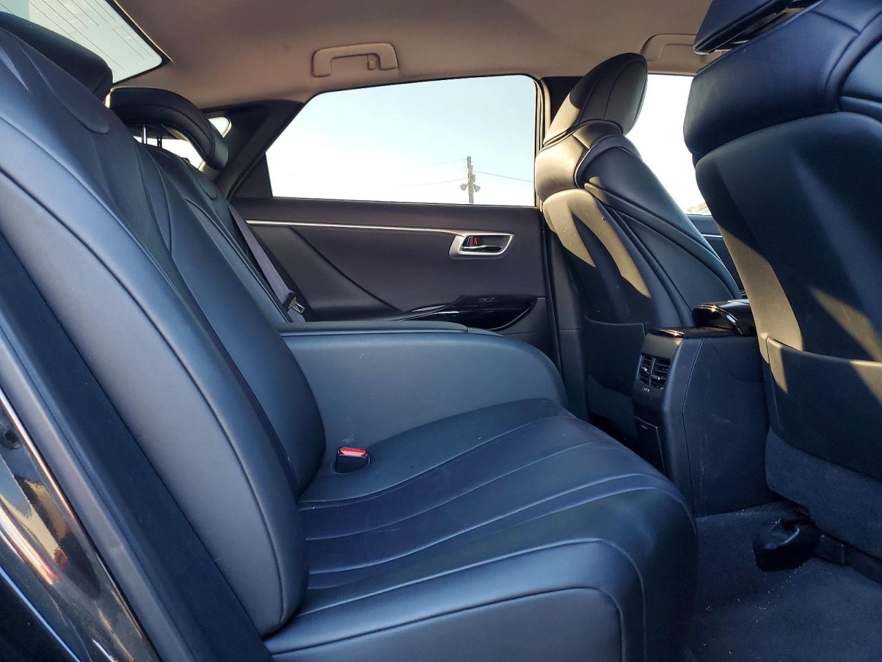2020 TOYOTA MIRAI photo 10