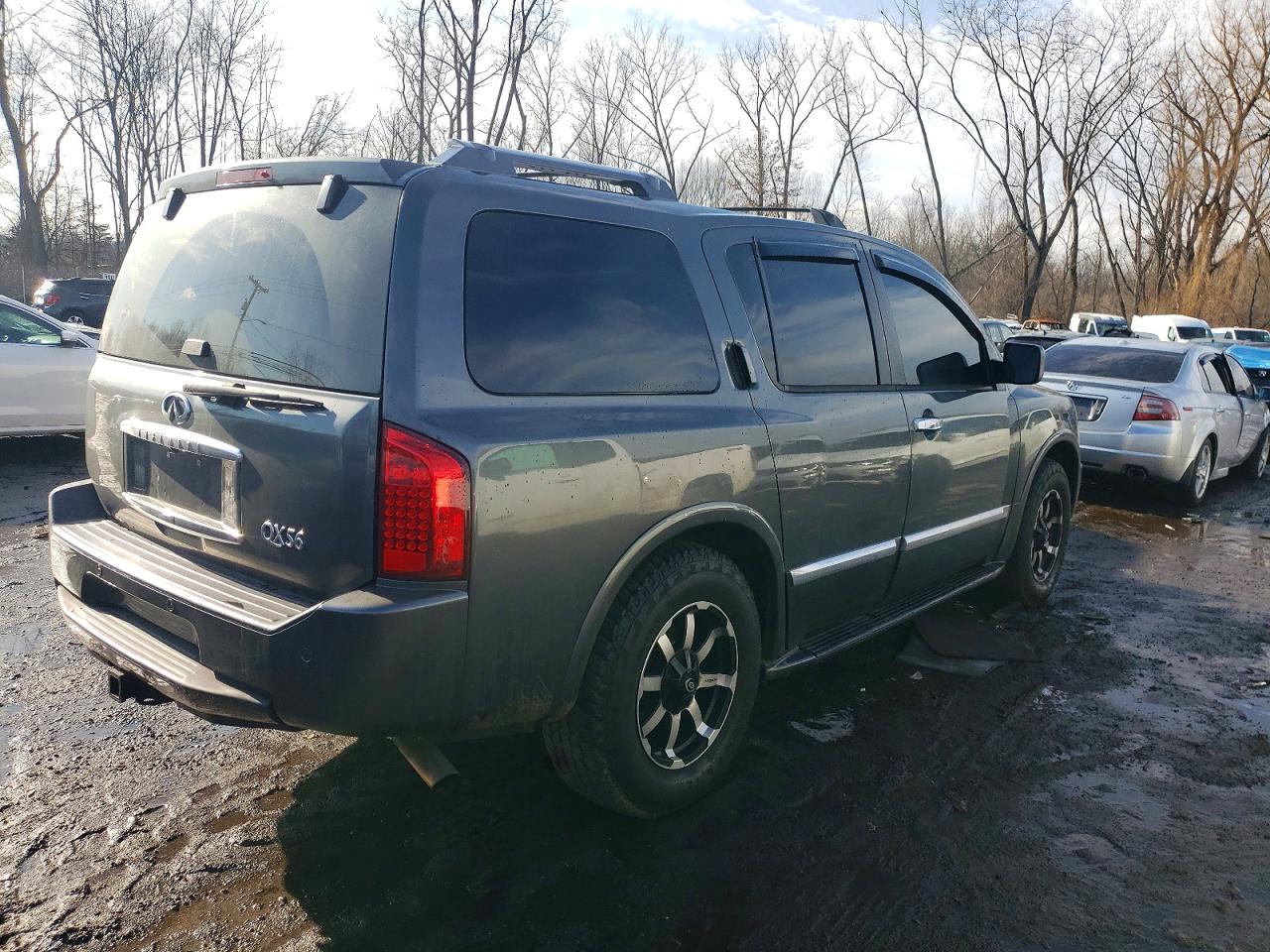 2005 INFINITI QX56 photo 3