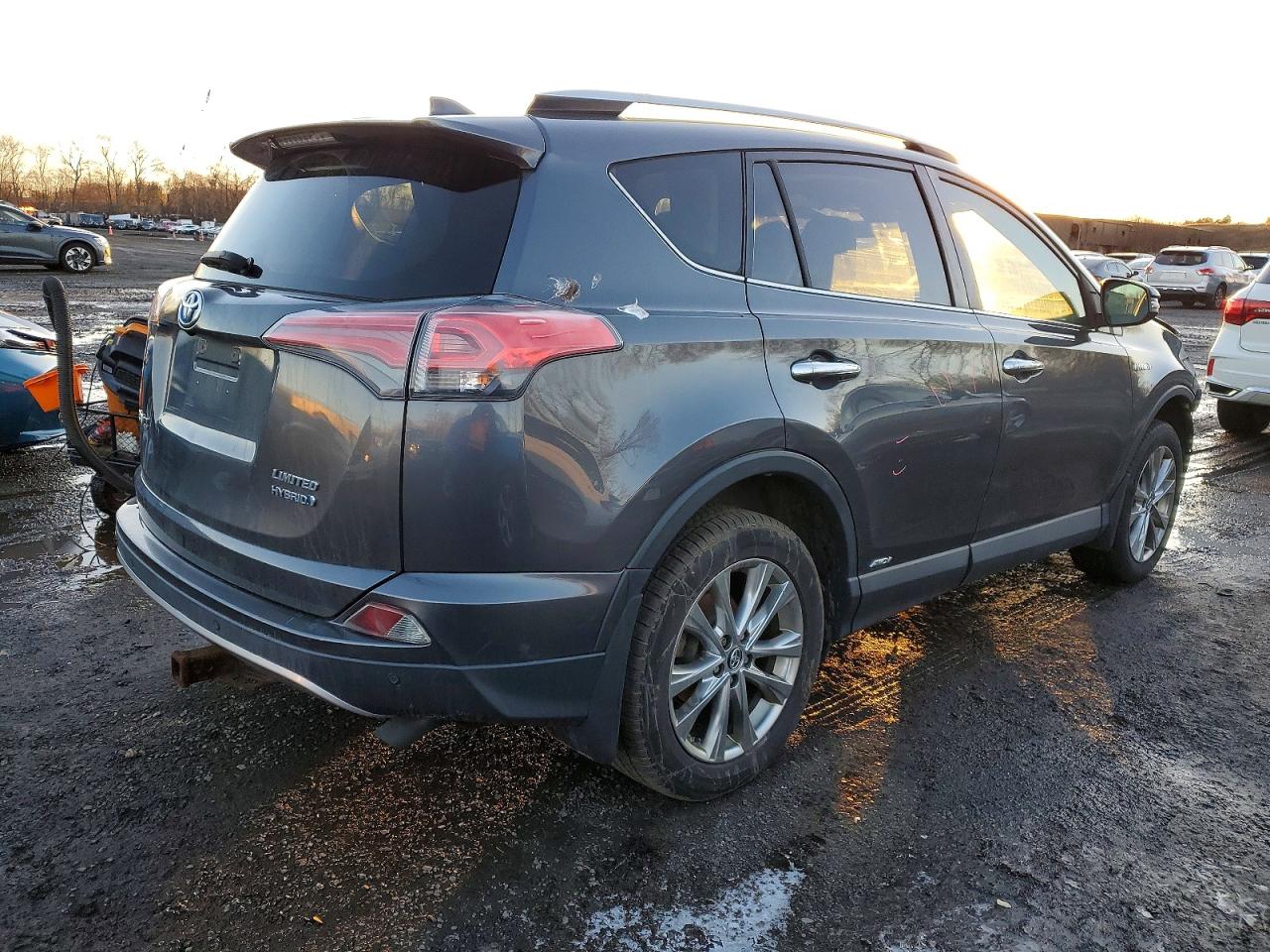 2016 TOYOTA RAV4 HV LIMITED photo 3