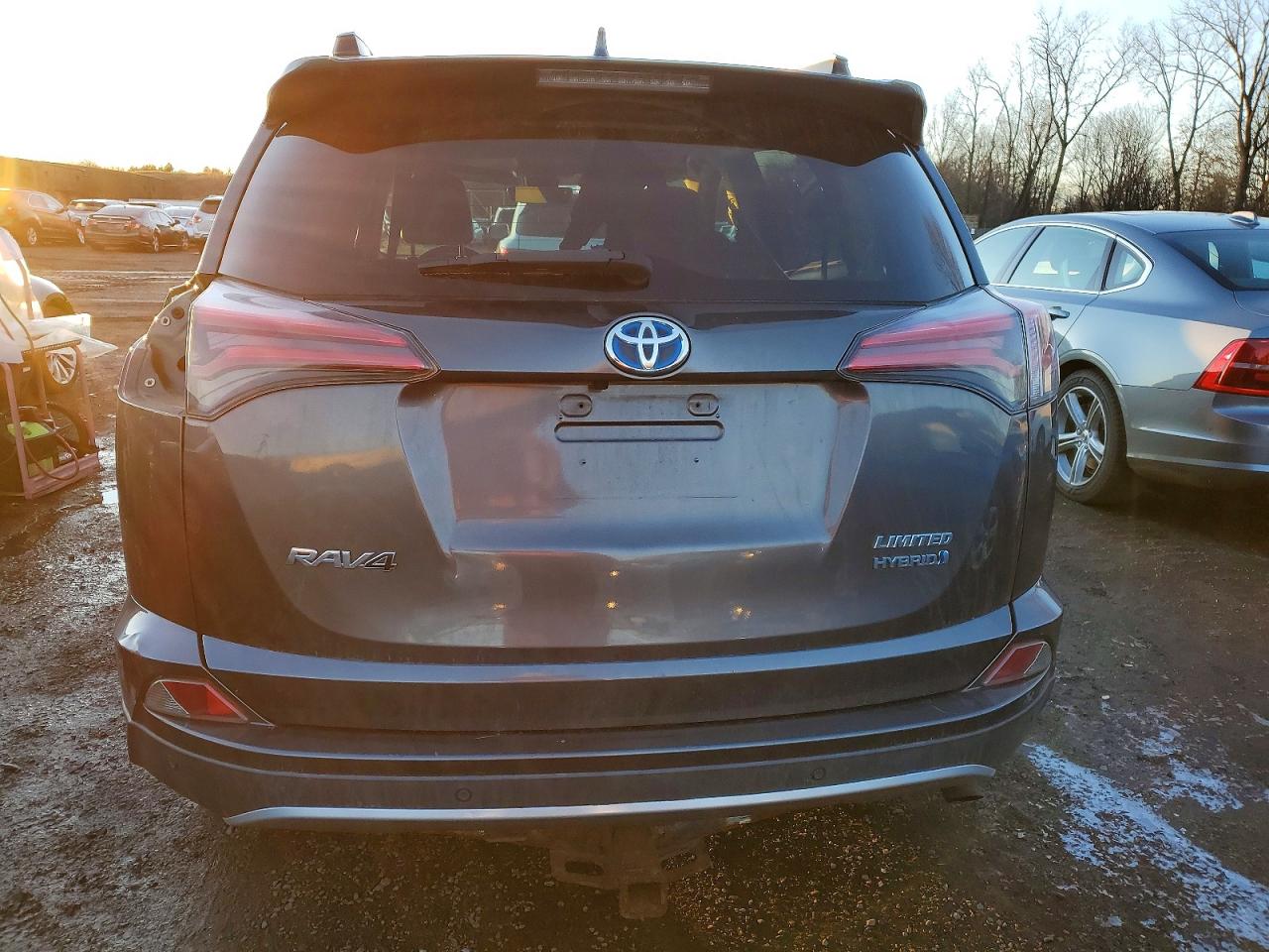 2016 TOYOTA RAV4 HV LIMITED photo 6