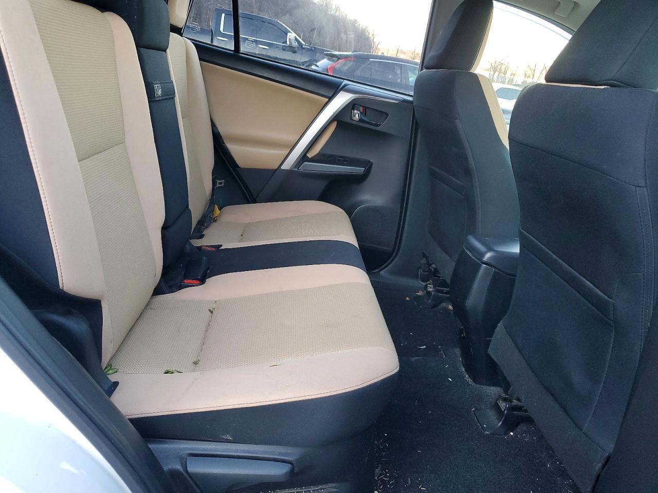 2017 TOYOTA RAV4 HV LE photo 11