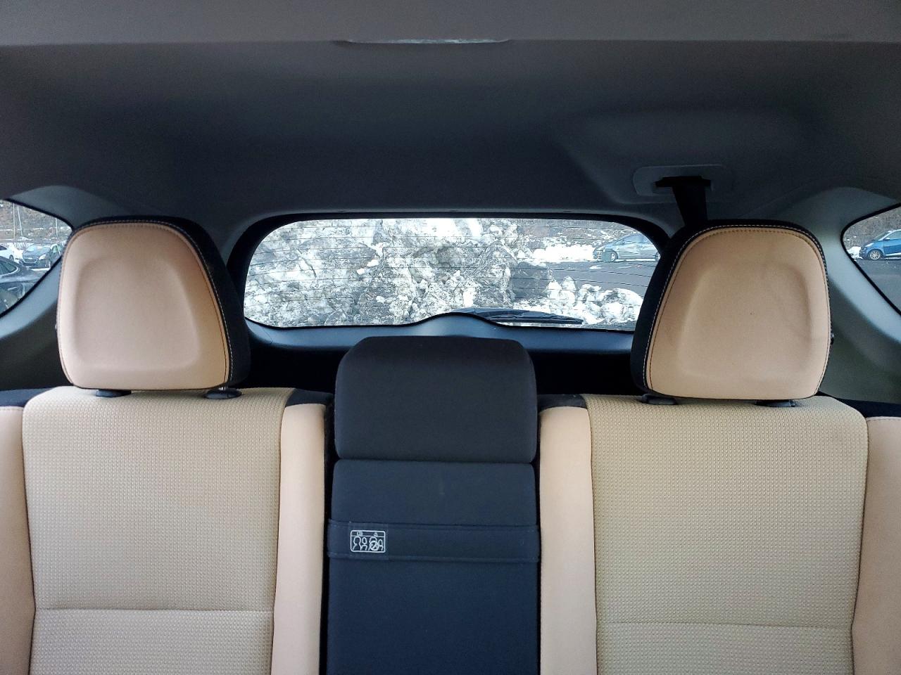2017 TOYOTA RAV4 HV LE photo 10