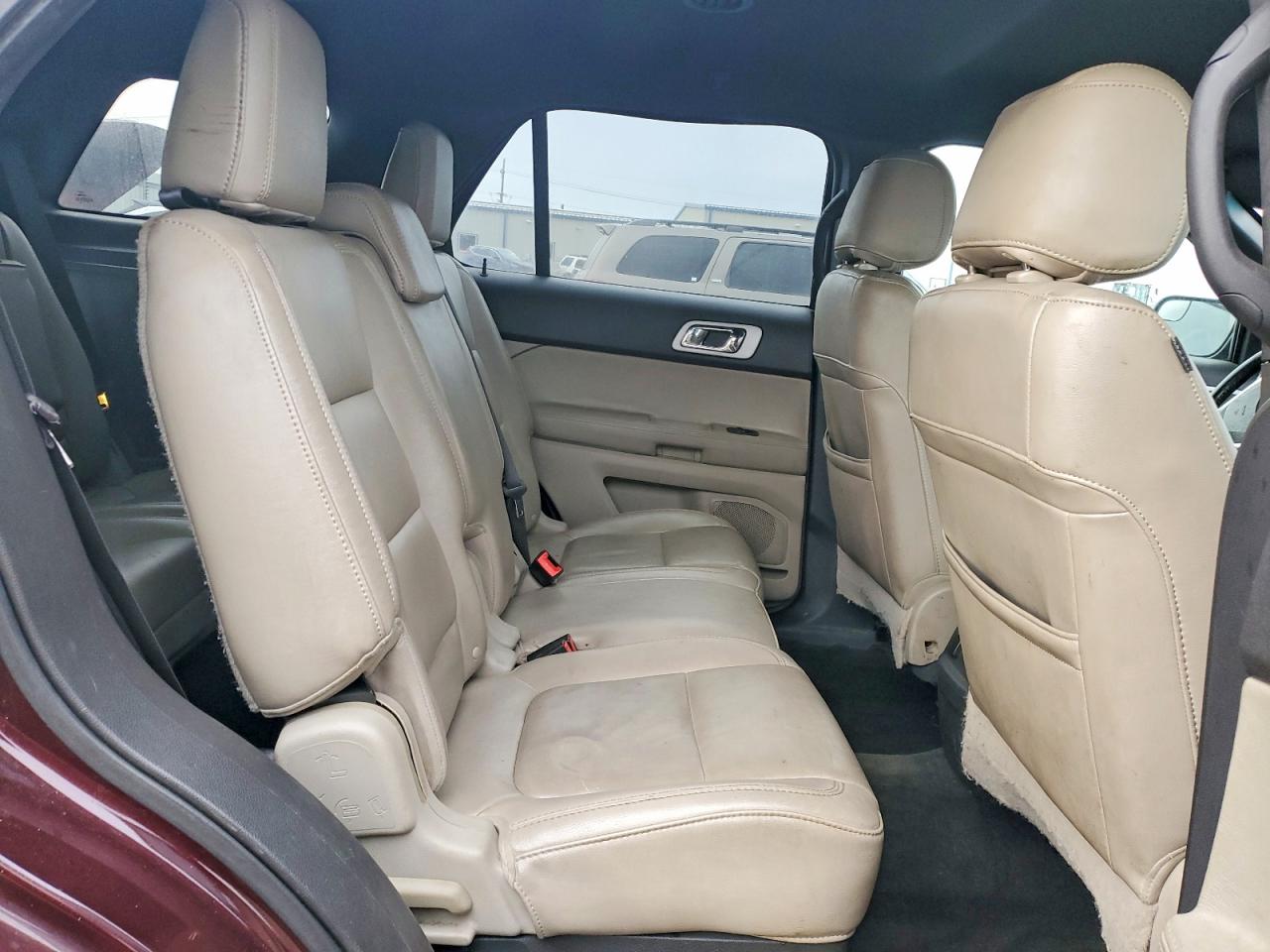 2011 FORD EXPLORER XLT photo 31