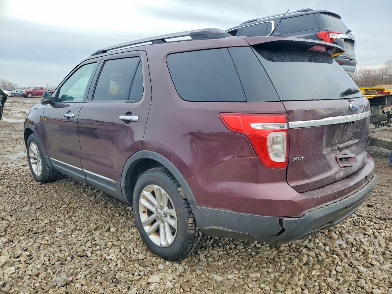 2011 FORD EXPLORER XLT photo 4