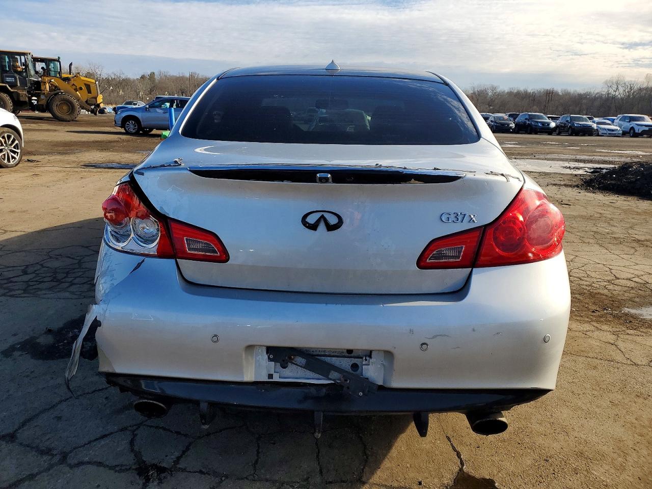 2013 INFINITI G37 photo 6