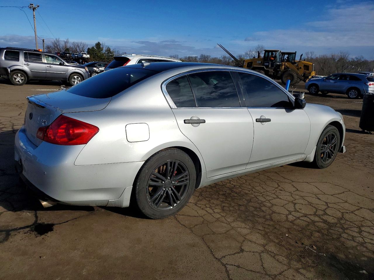 2013 INFINITI G37 photo 3