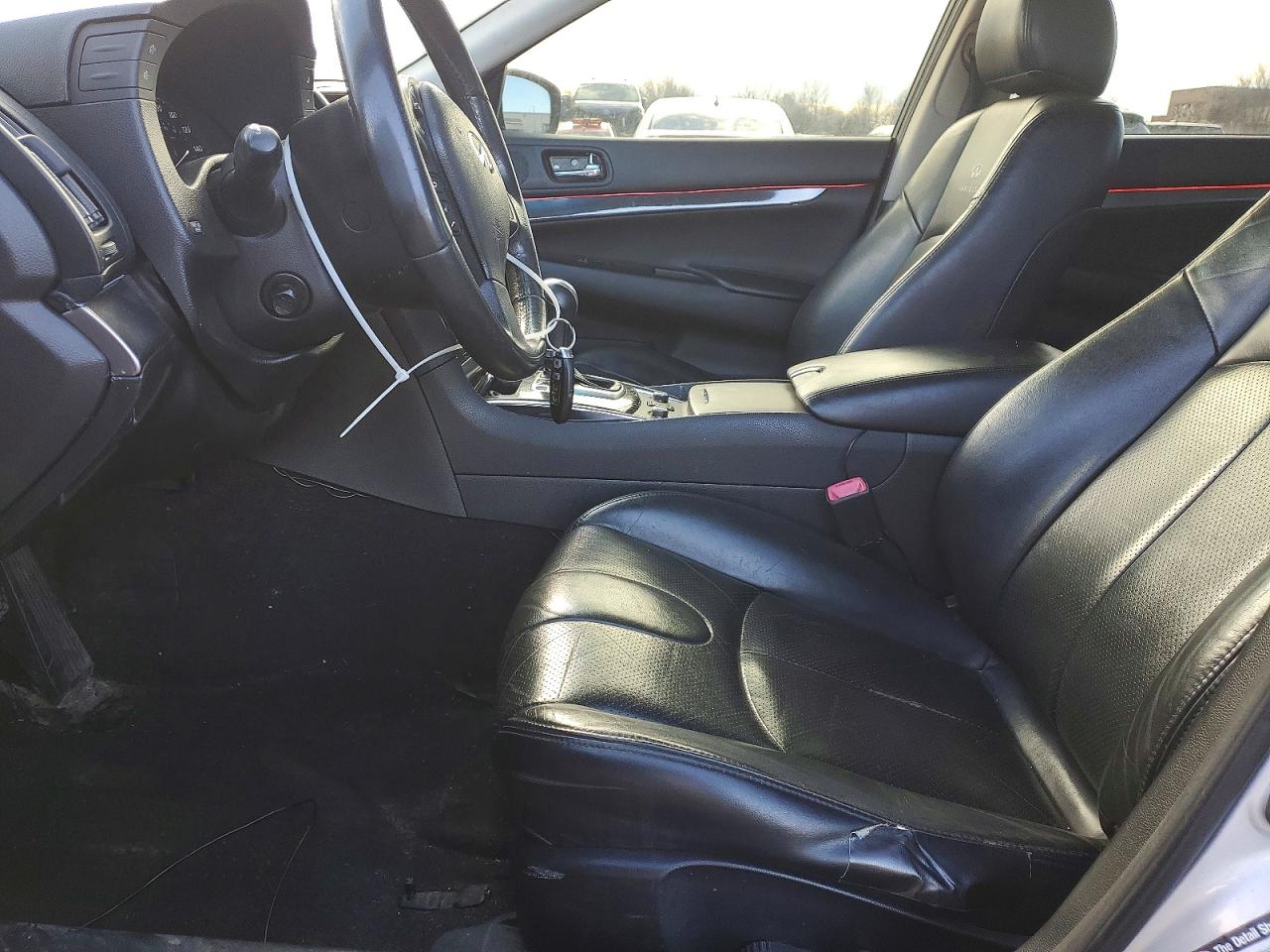 2013 INFINITI G37 photo 7