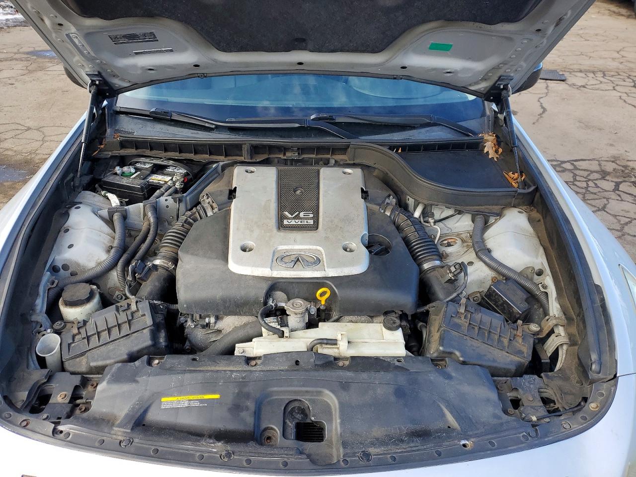 2013 INFINITI G37 photo 11