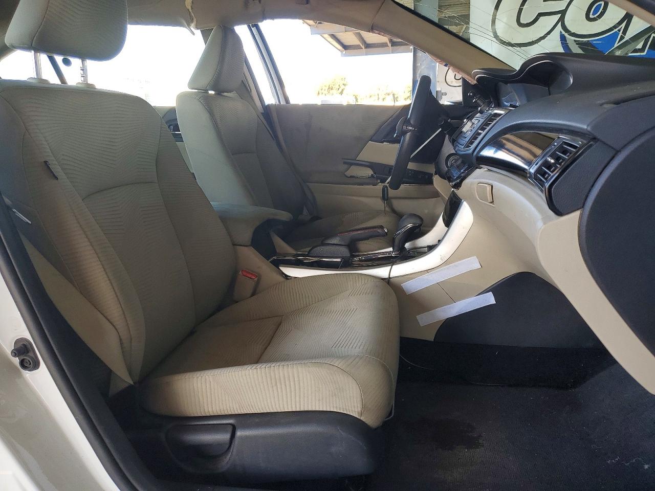 2017 HONDA ACCORD LX photo 7