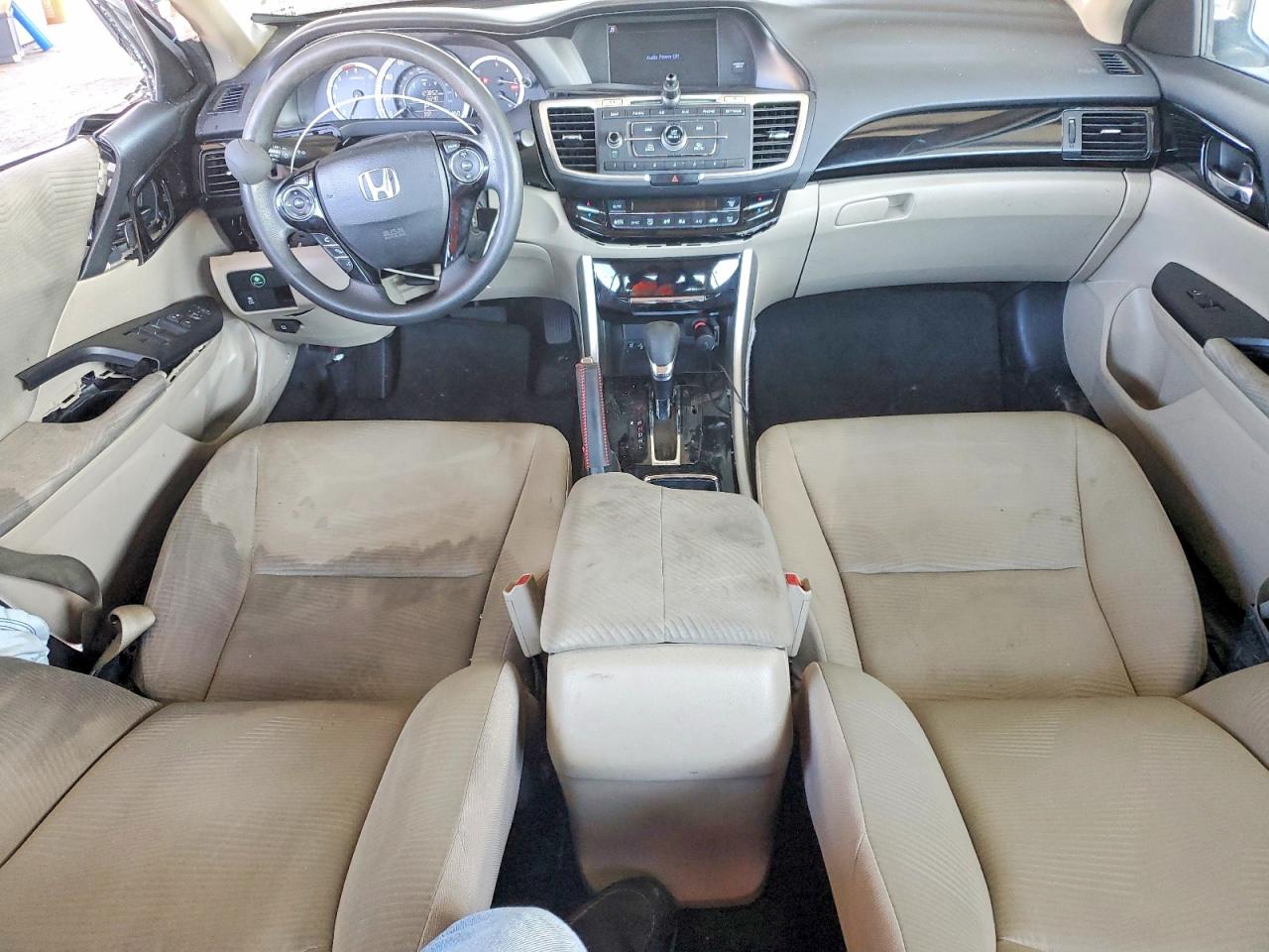 2017 HONDA ACCORD LX photo 8