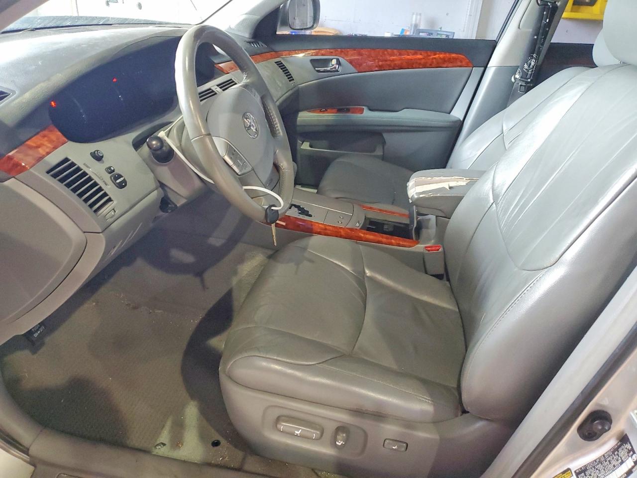 2006 TOYOTA AVALON XL photo 7