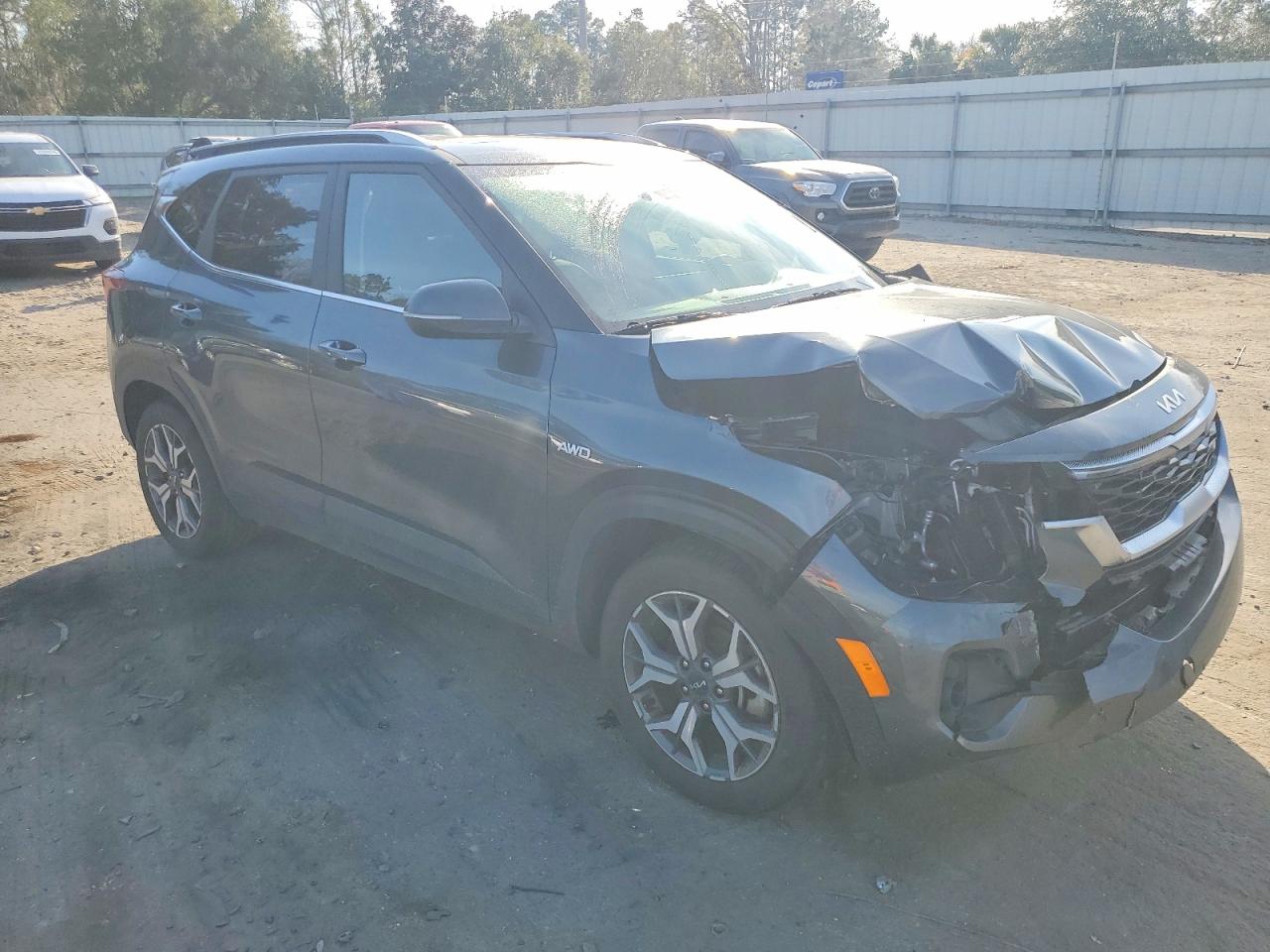 2023 KIA SELTOS EX photo 4