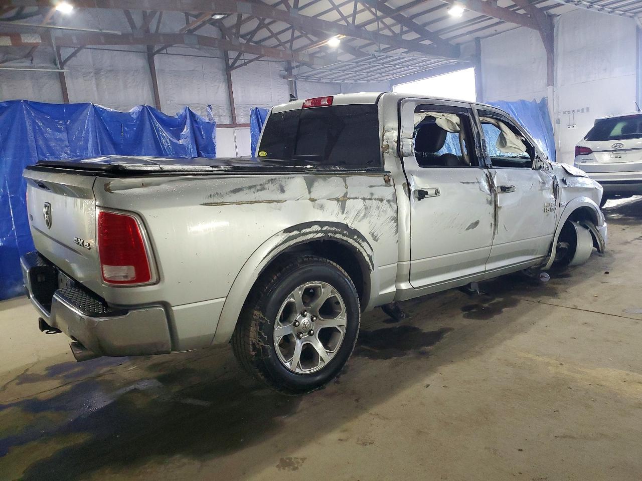 2017 RAM 1500 LARAMIE photo 3