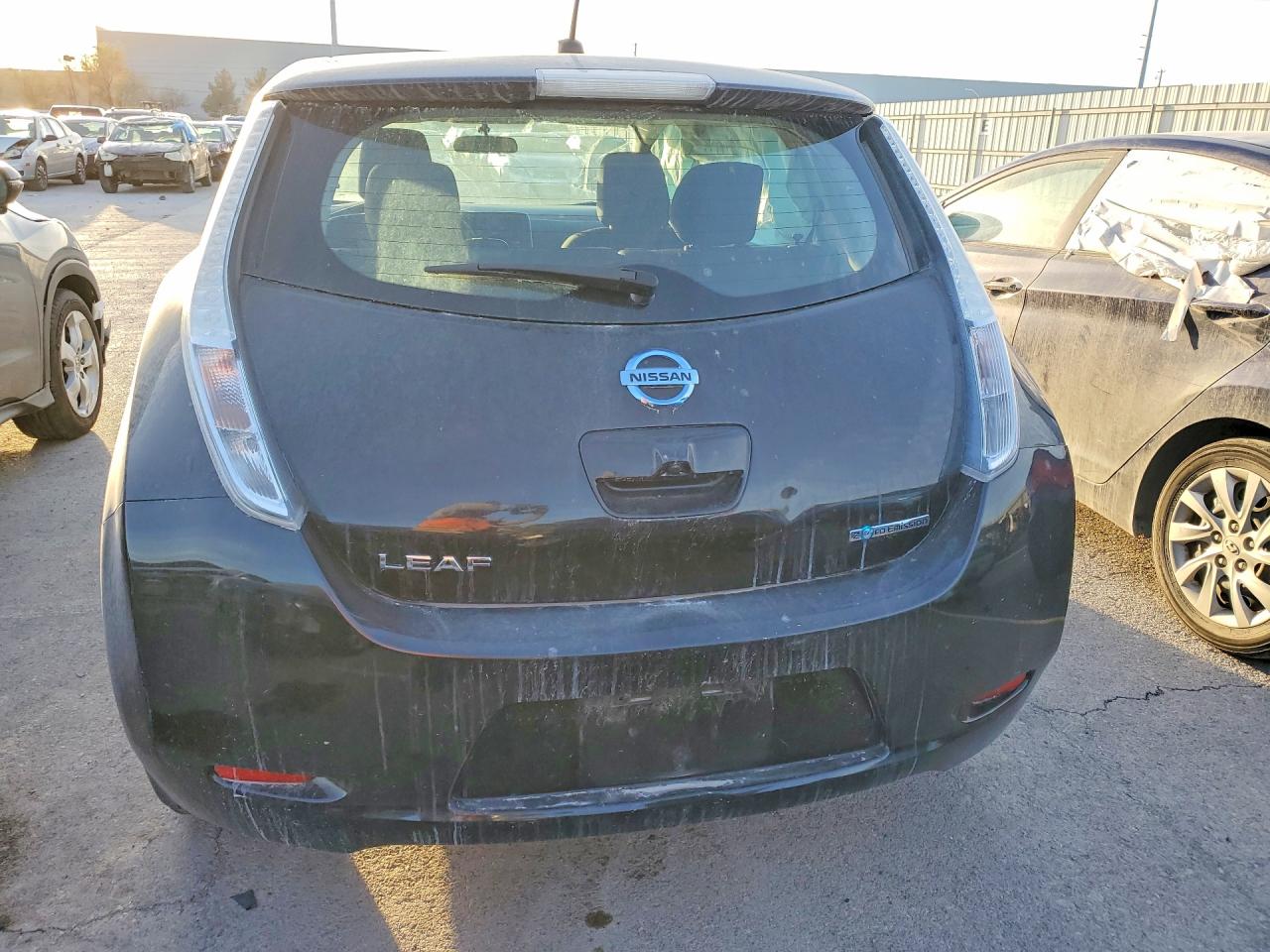 2013 NISSAN LEAF S photo 6