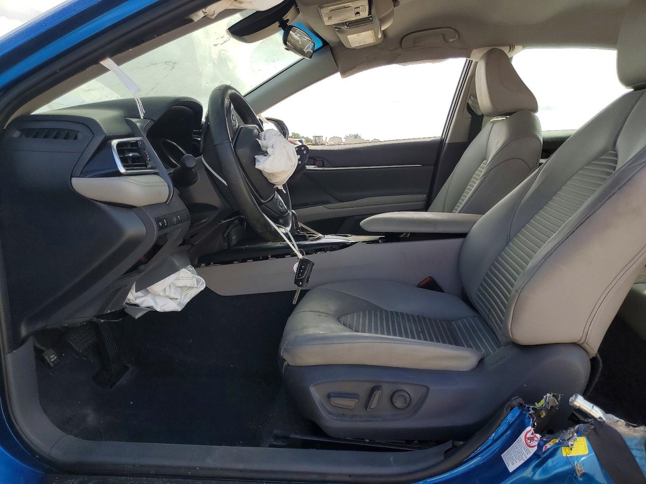 2018 TOYOTA CAMRY L photo 7